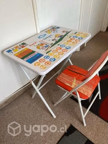 Escritorio con silla para niño