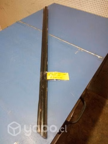 Moldura lamevidrio puerta tra der Ssangyong Actyon