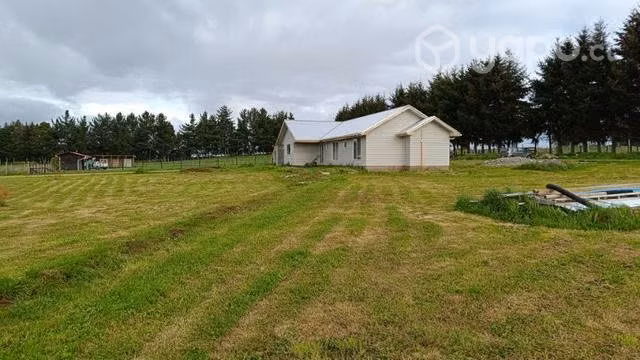 Parcela con casa de 130m2 y sitio de 5300m3