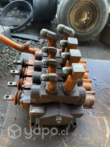 Caja de válvula Motoniveladora Fiat FG 95 - Imagen 5