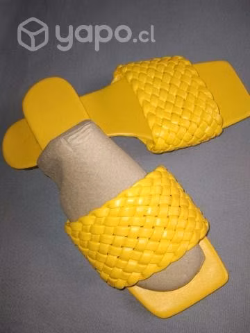 Sandalias amarillas talla 39