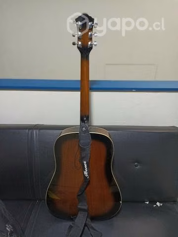 Guitarra Ibáñez clásica con funda, afinador!!