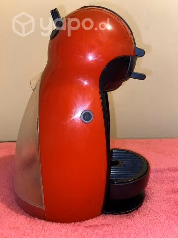 Cafetera nescafe dolce gusto roja