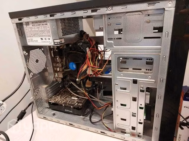 Computador Desktop Gear más accesorios - Imagen 2