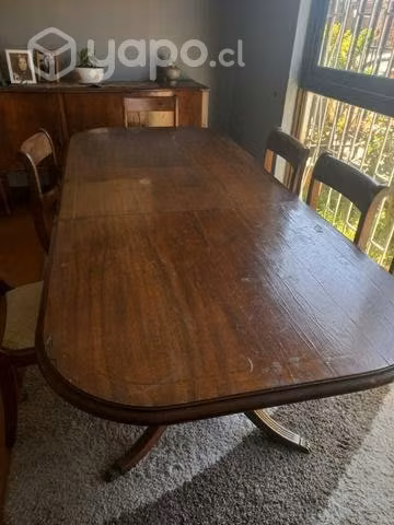 Comedor antiguo de madera