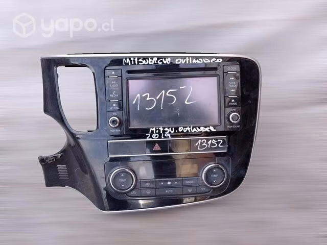 Radio con panel Mitsubishi Outlander 2016 2020