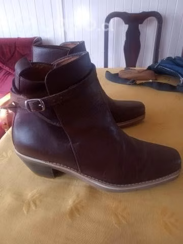 Botas de huaso cuero. camperas