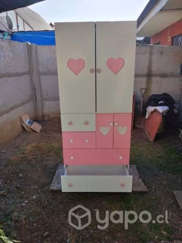 Mueble rosa para niña