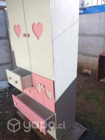 Mueble rosa para niña
