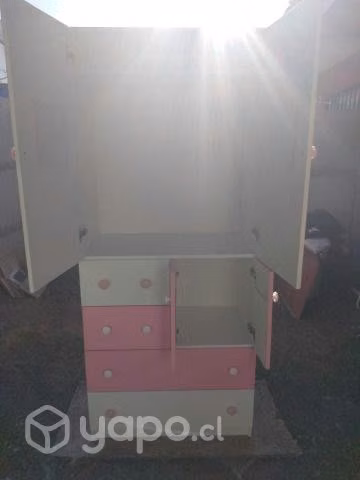 Mueble rosa para niña