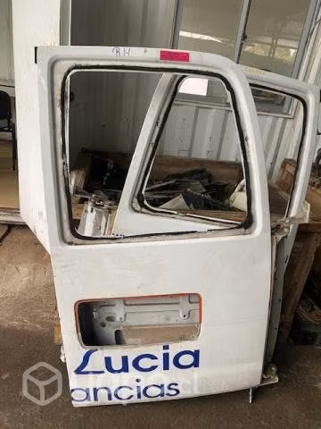 Puerta trasera derecha Chevrolet Express 2012