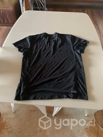 Polera Adidas essensial - Imagen 3