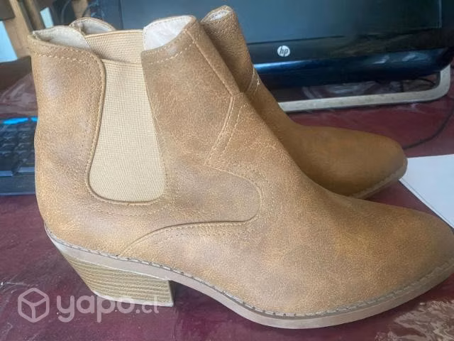 Botines marca Sybilla número 39 buen estado