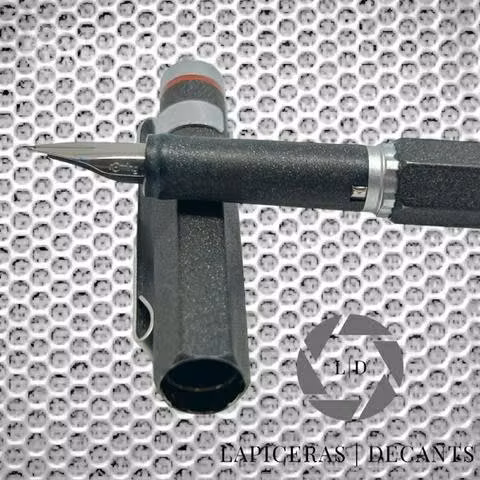 Lapicera pluma fuente Rotring 600 Newton Lava