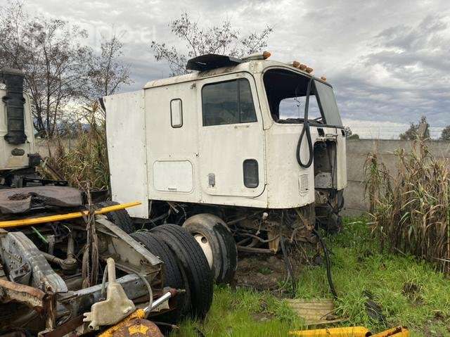 Cabina tracto camión internacional 9700 - Imagen 2
