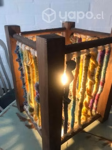 Lámpara madera de pino y telar