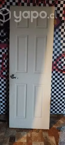 Puerta con bisagras y chapa de interior