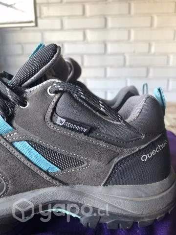 Zapatillas Trekking Waterproof marca Quechua - Imagen 3