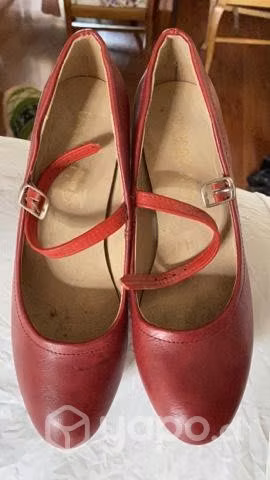 Zapatos rojos numero 37 casi sin uso