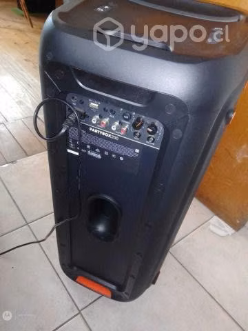 Parlante jbl party box 200