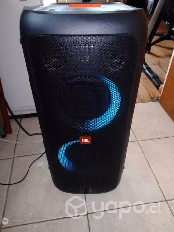 Parlante jbl party box 200