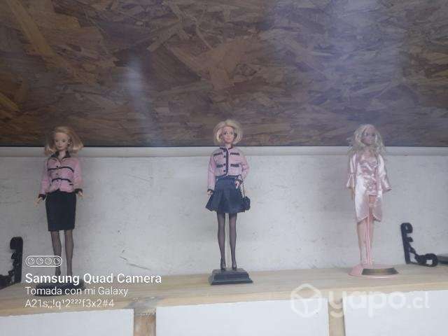 Sofa nuevo y barbies de colección - Imagen 4