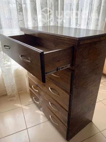 Cómoda hecha a mano de madera - Imagen 2