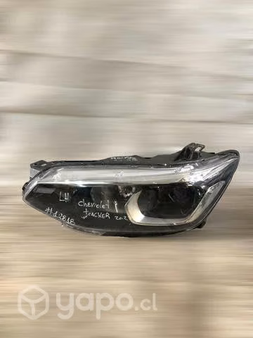 Foco optico LH Chevrolet Tracker 2020 2023