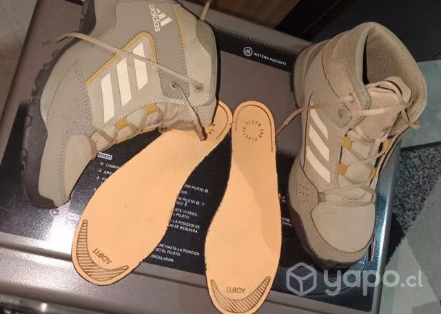 Zapatilla Adidas