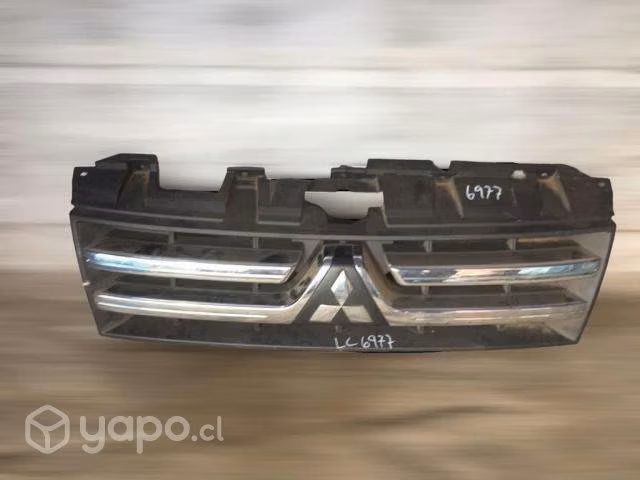 Mascara mitsubishi montero 2006-2011