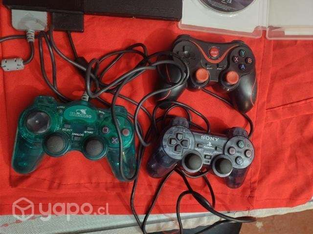 Play 2 con tres mandos - Imagen 6