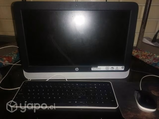 procesador AMD, 2 GB de ram y 500 GB de disco duro