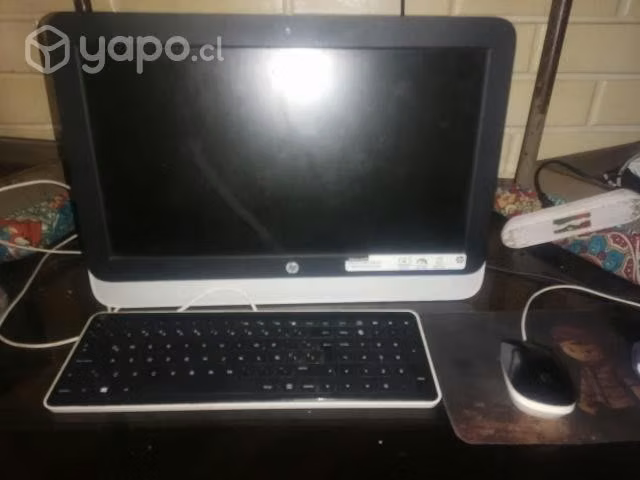 procesador AMD, 2 GB de ram y 500 GB de disco duro