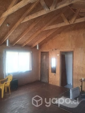 Cabaña y local comercial en dichato