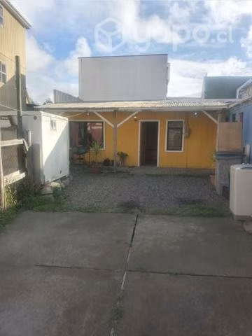 Cabaña y local comercial en dichato