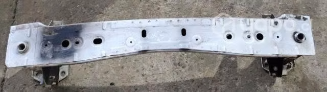Refuerzo de parachoque mazda cx3