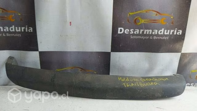 Moldura parachoque traiblazer 2.0