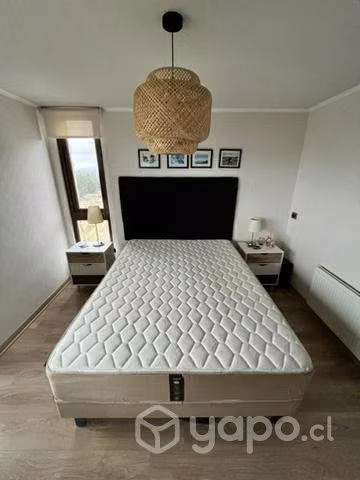 Cama 2 plazas + veladores y respaldo excelente est