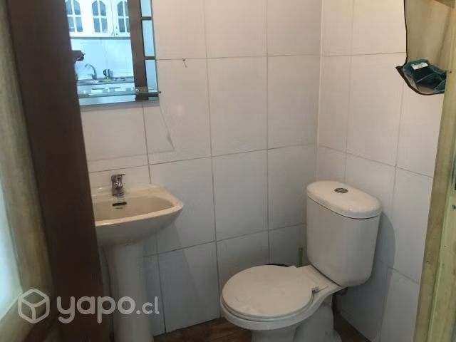 Casa de 2 pisos en pasaje cerrado