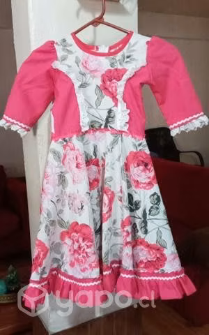 Vestido de huasita talla 6 $5000