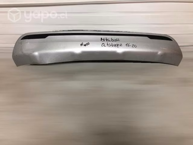 Moldura trasera inf mitsubishi outlander 2016 2020