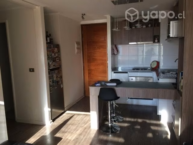 Excelente Departamento Frente A Plaza Y Con Cómoda