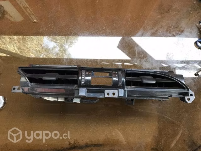 Rejilla ventil central tablero Toyota Hilux Revo
