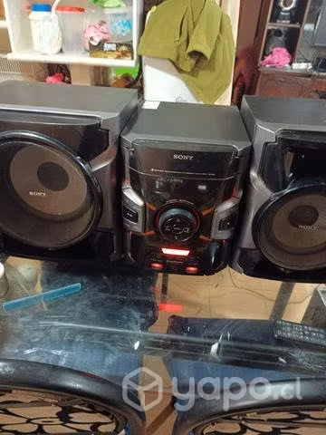 Equipo Sony modelo MHC-GPX5 - Imagen 2