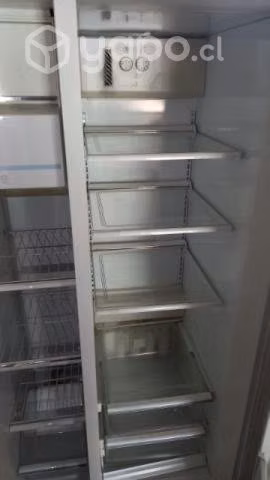 Refrigerador 2 puertas funcionando muy buen estado