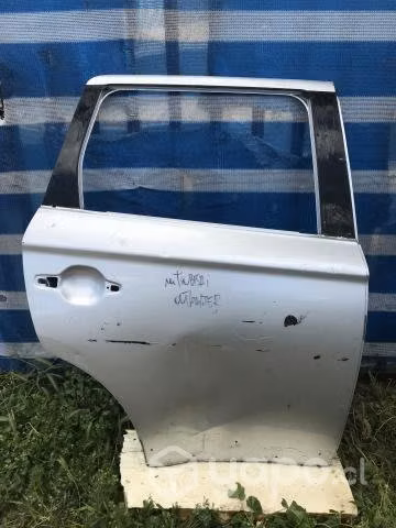 Puerta trasera derecha Mitsubishi Outlander