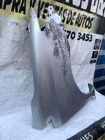 Tapabarro derecho Toyota Auris