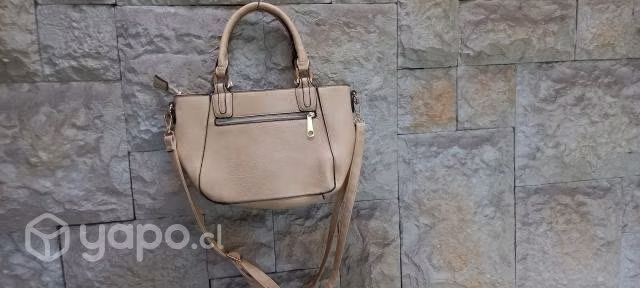 Cartera cafe clarita 30 x 20 cm, muy cómoda