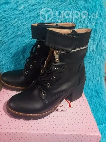 Botines nuevos en caja