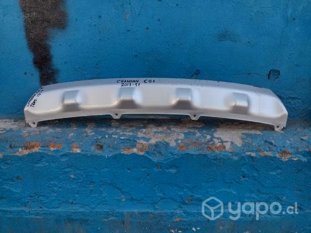 Moldura de parachoque tras Changan Cs1 2013-17